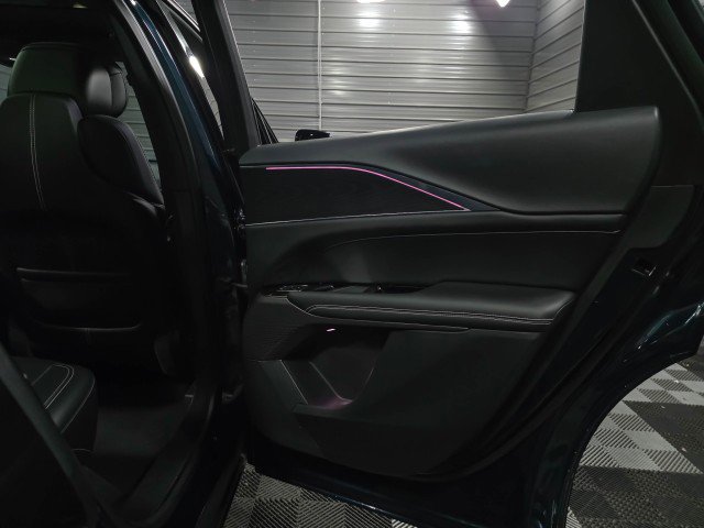 Used 2024 Cadillac Lyriq Sport image 37