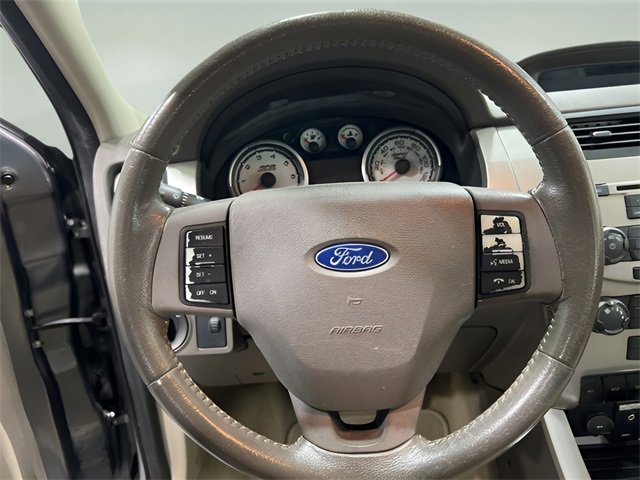 Used 2009 Ford Focus SEL image 19