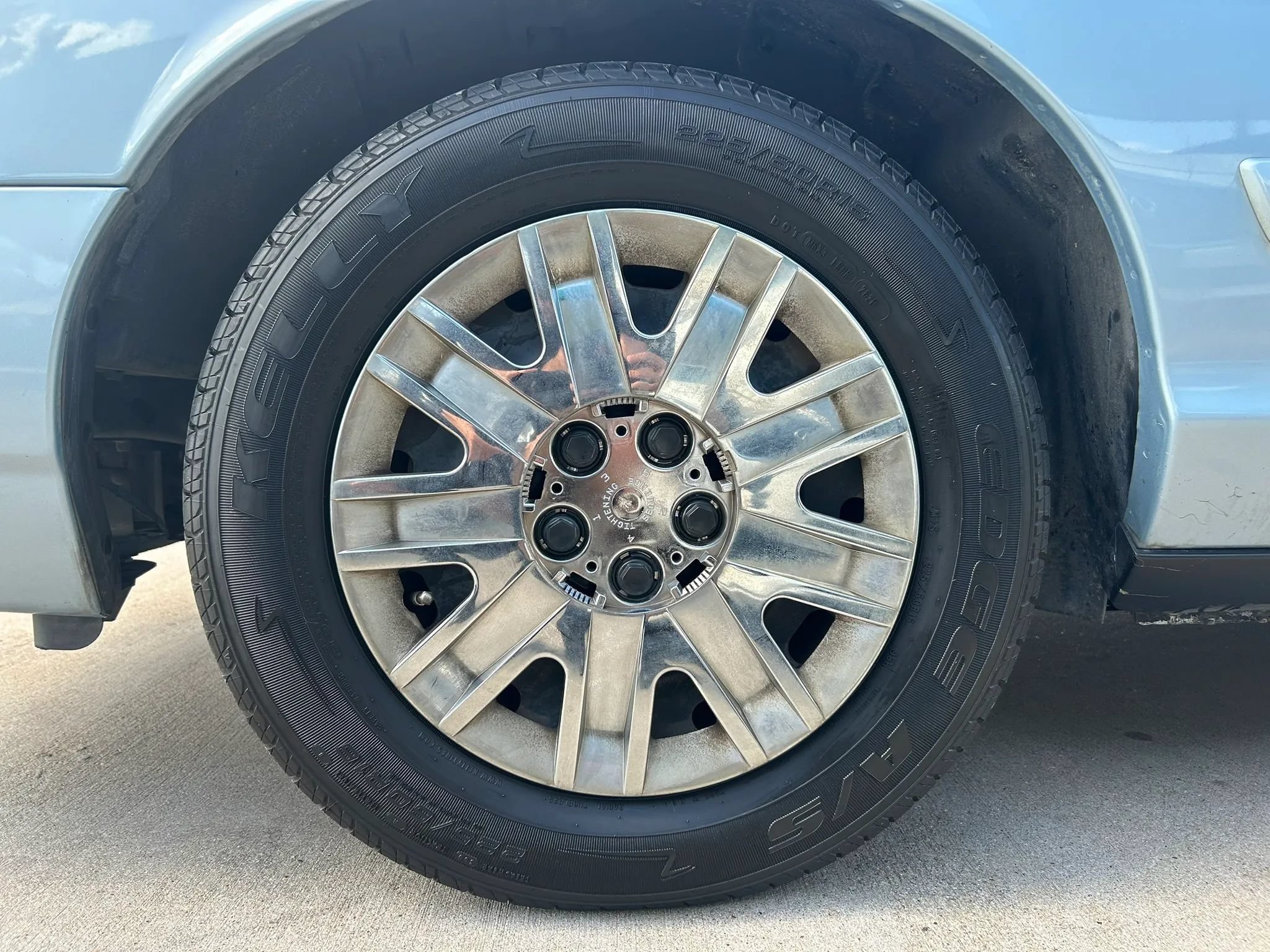 Used 2006 Mercury Grand Marquis GS RWD image 24