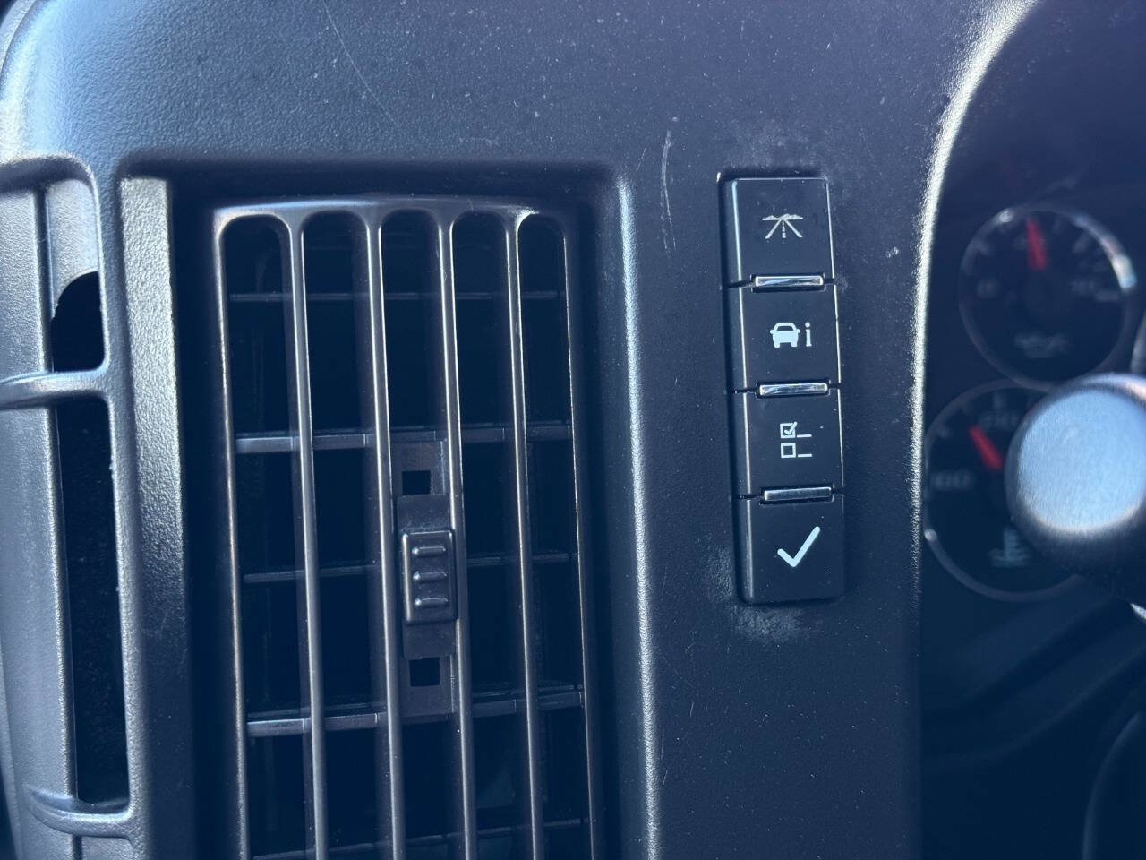 Used 2019 Chevrolet Express 2500 2500 3dr Cargo Van w/ Driver Convenience Package image 27