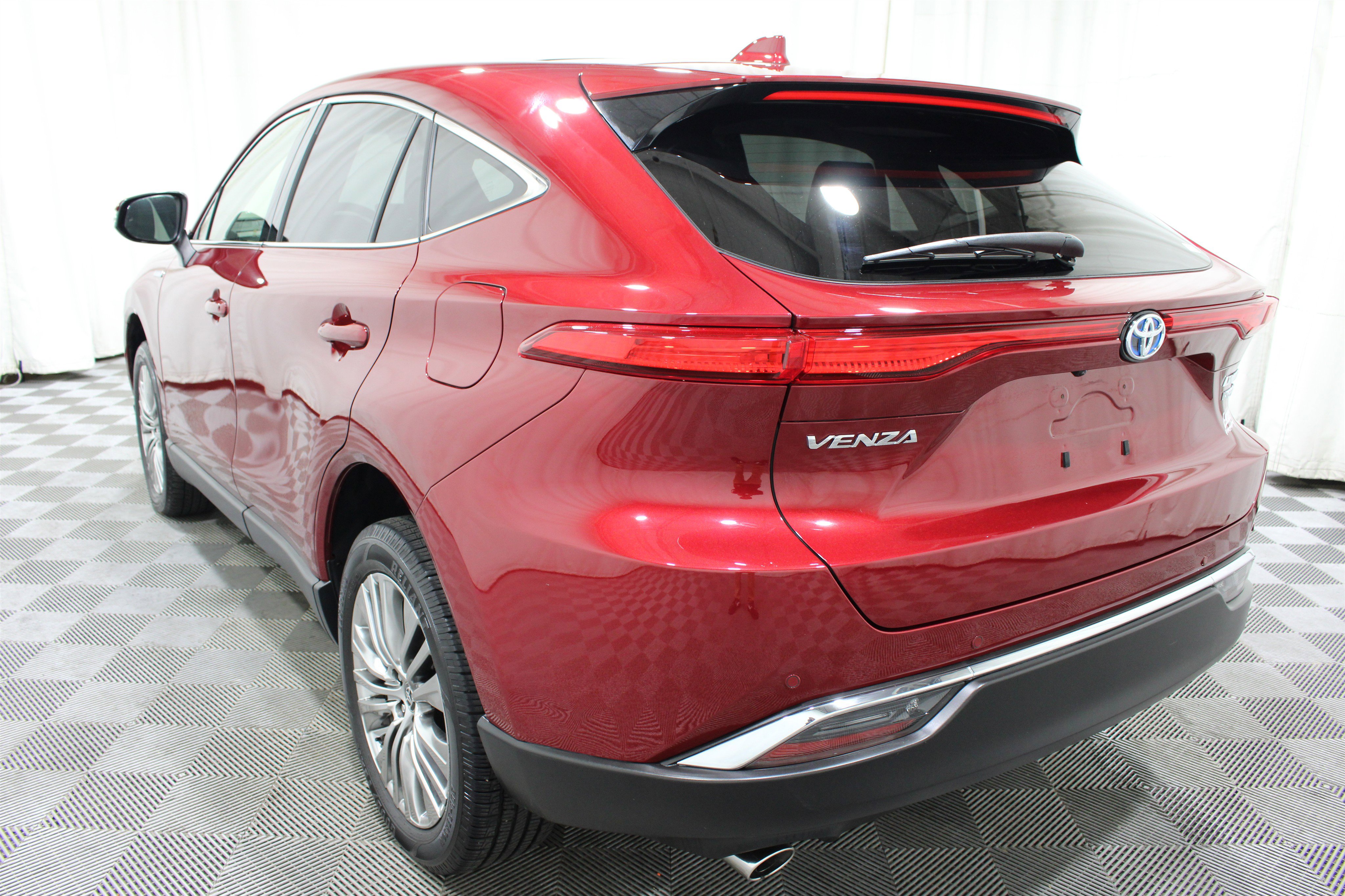 Used 2021 Toyota Venza Limited AWD/4WD image 35