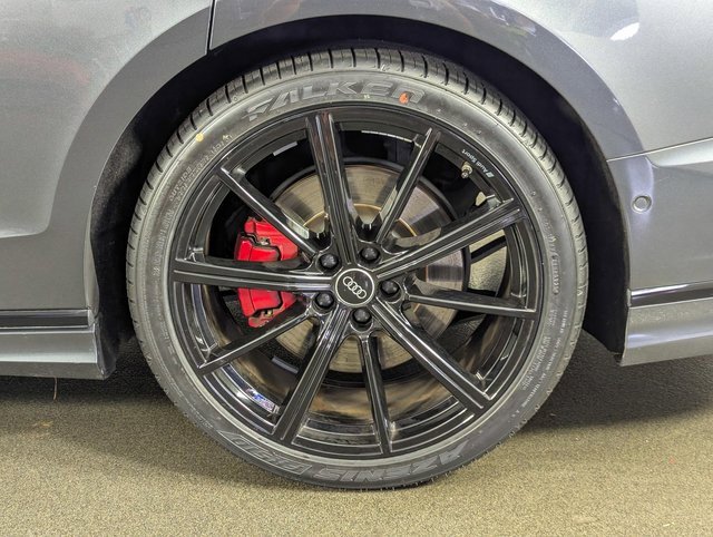 Used 2024 Audi S8 image 11