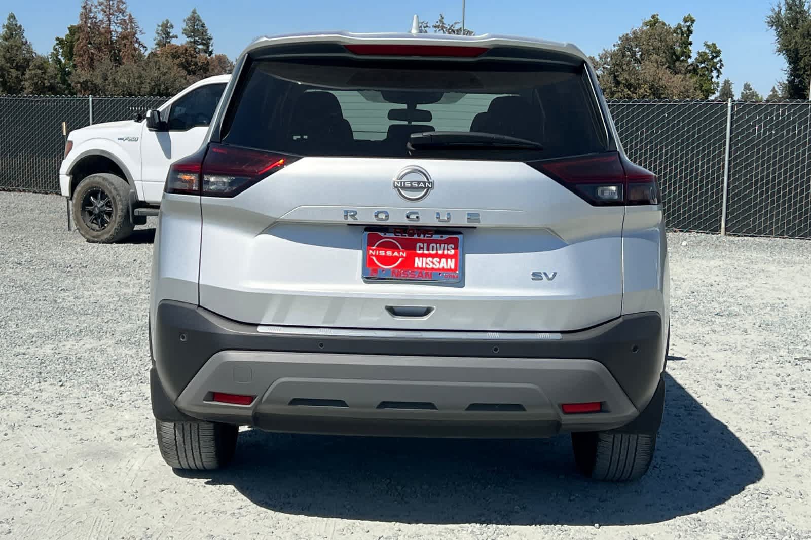 Used 2023 Nissan Rogue SV FWD image 8