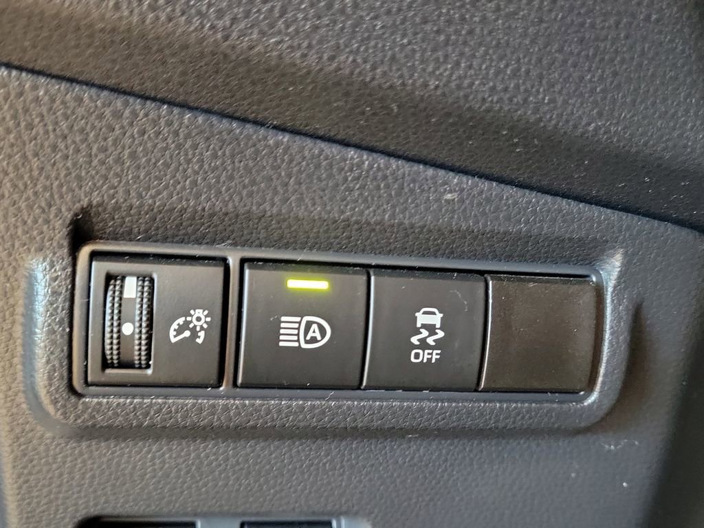 Used 2024 Toyota Corolla Cross XSE w/ Convenience Package AWD/4WD image 14