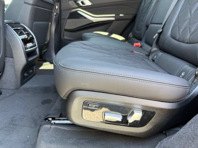 New 2027 BMW X7 xDrive40i w/ M Sport Package AWD/4WD image 24