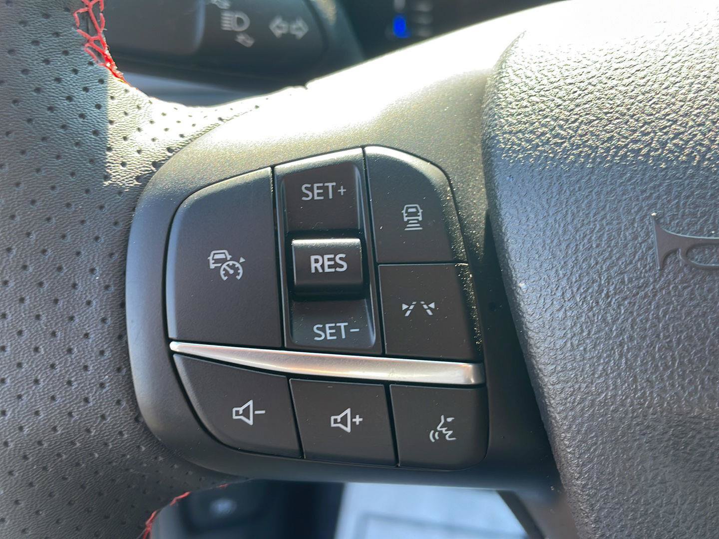 Used 2024 Ford Escape ST-Line w/ Tech Pack #1 AWD/4WD image 15