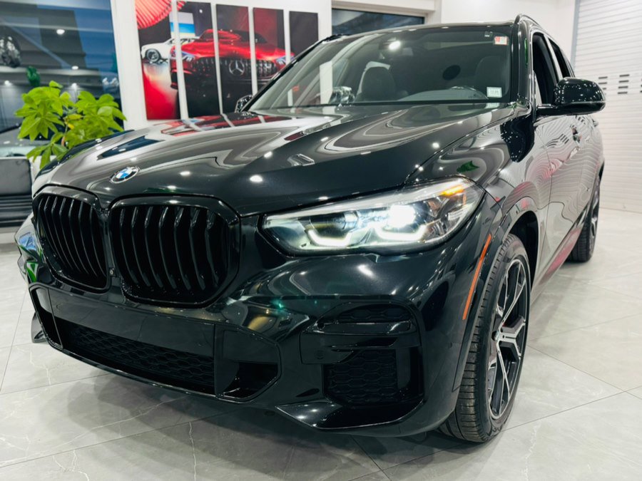 Used 2022 BMW X5 sDrive40i w/ M Sport Package image 3