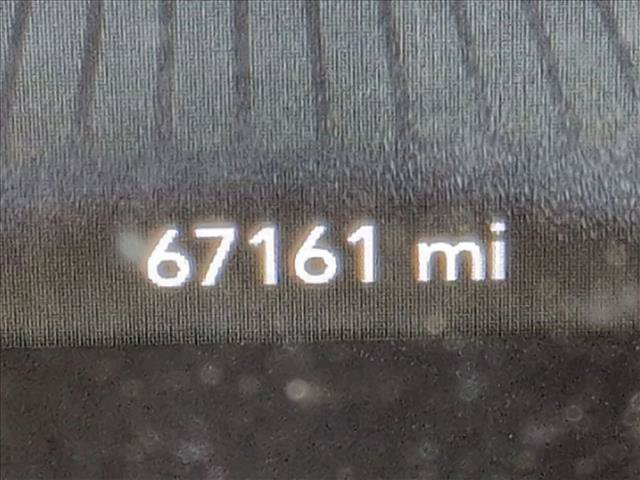 Used 2018 Dodge Challenger SXT w/ Super Sport Group (SS/T) RWD image 10