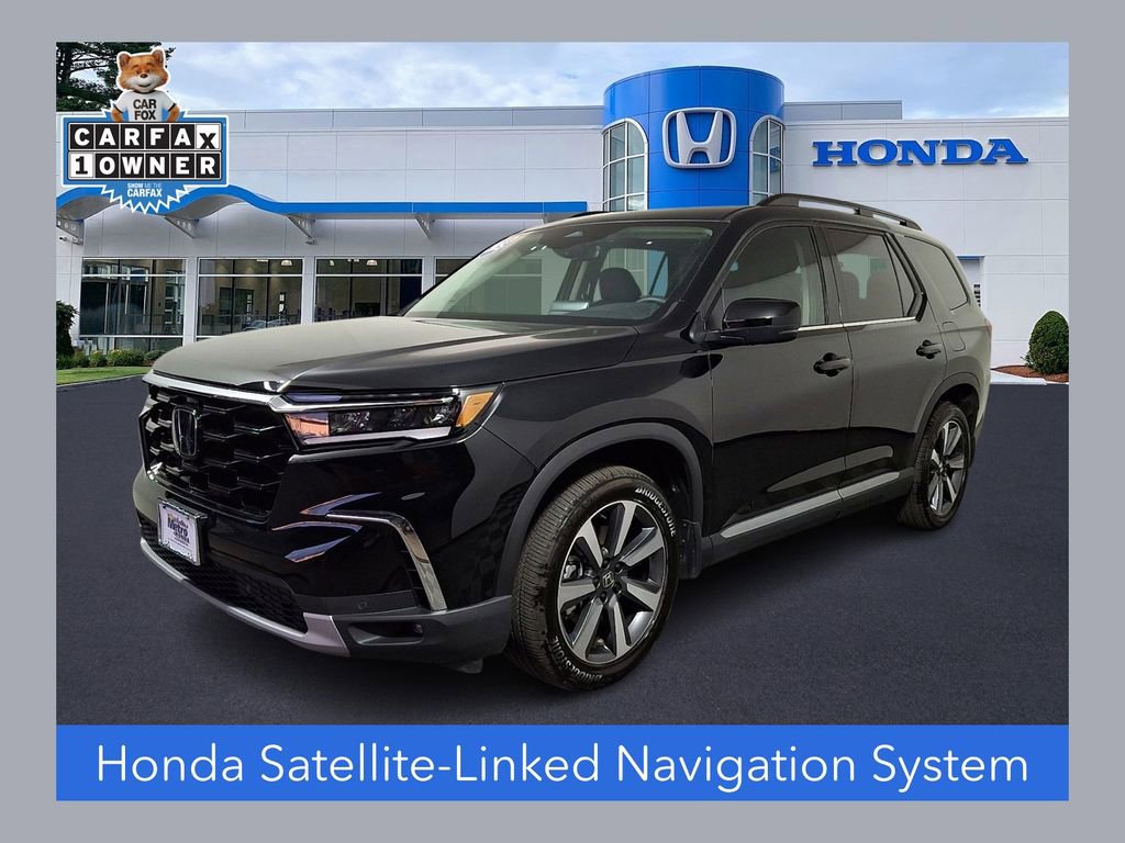 Certified 2025 Honda Pilot Touring image 1