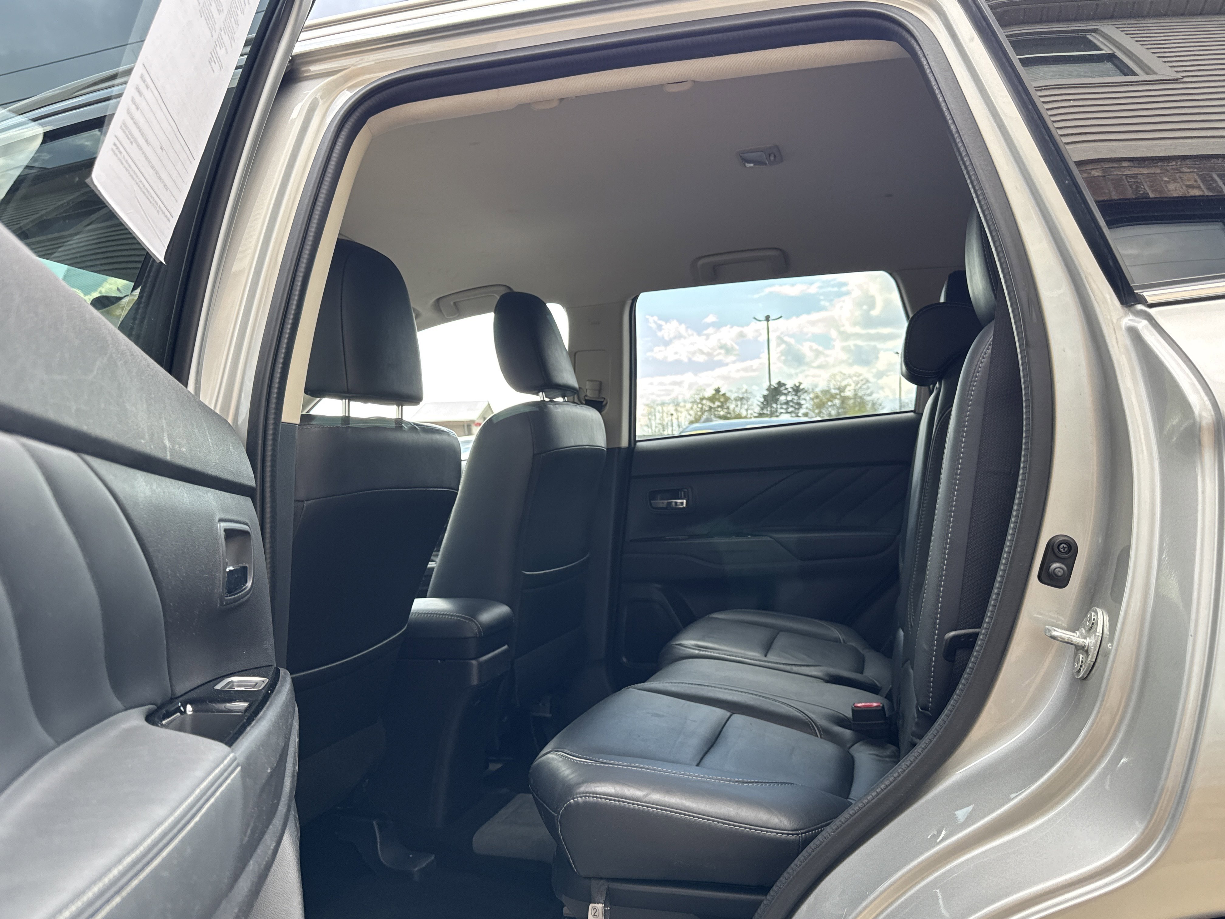 Used 2018 Mitsubishi Outlander SEL AWD/4WD image 10