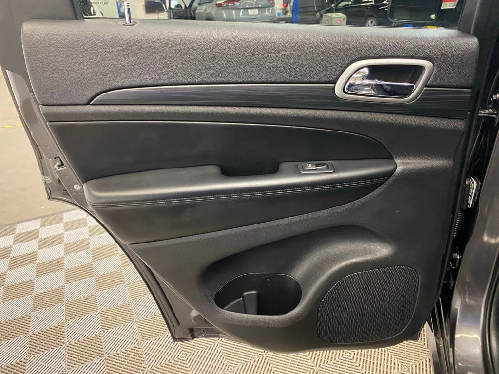 Used 2020 Jeep Grand Cherokee Altitude image 18