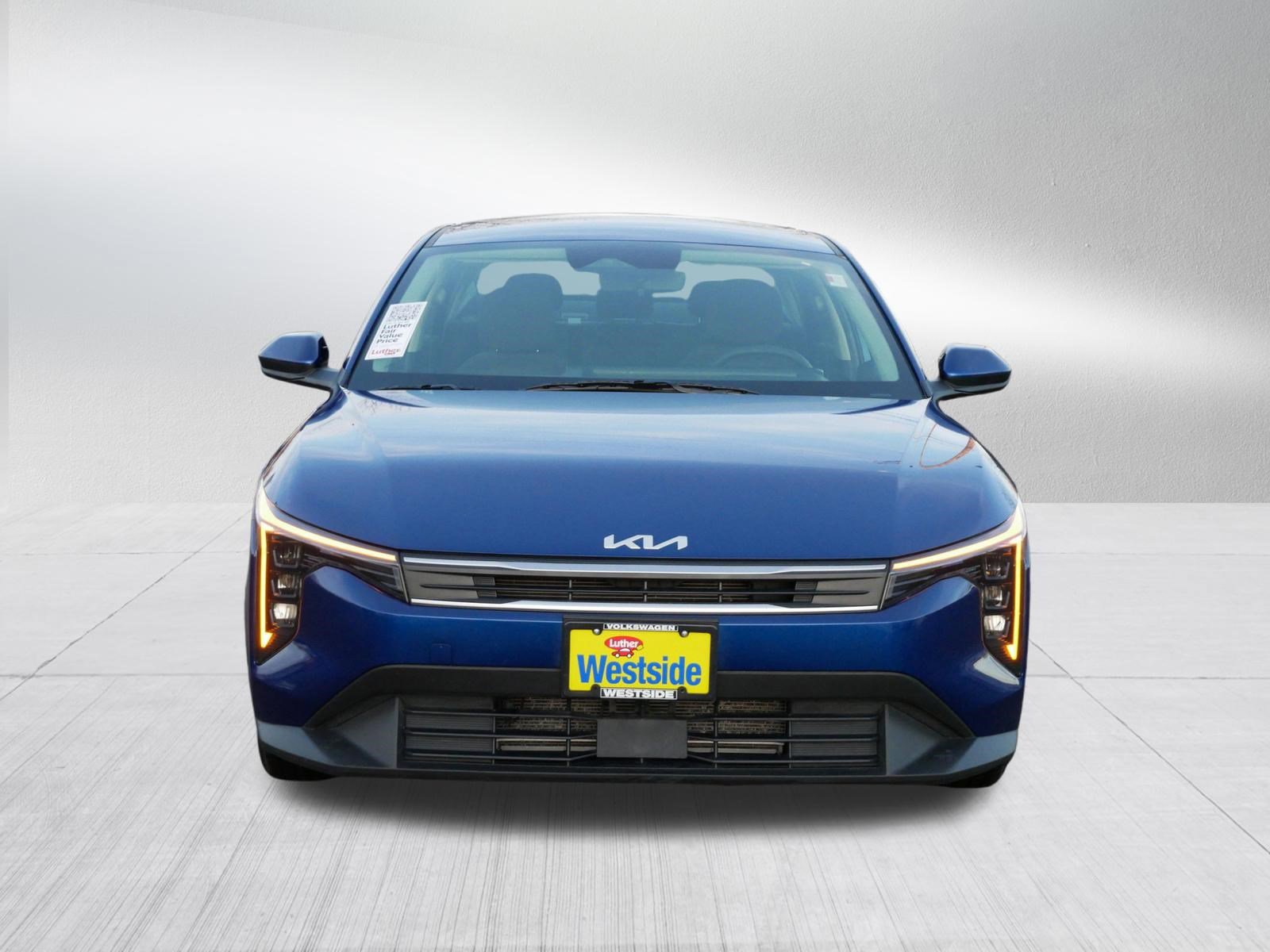 Used 2025 Kia K4 LXS image 2