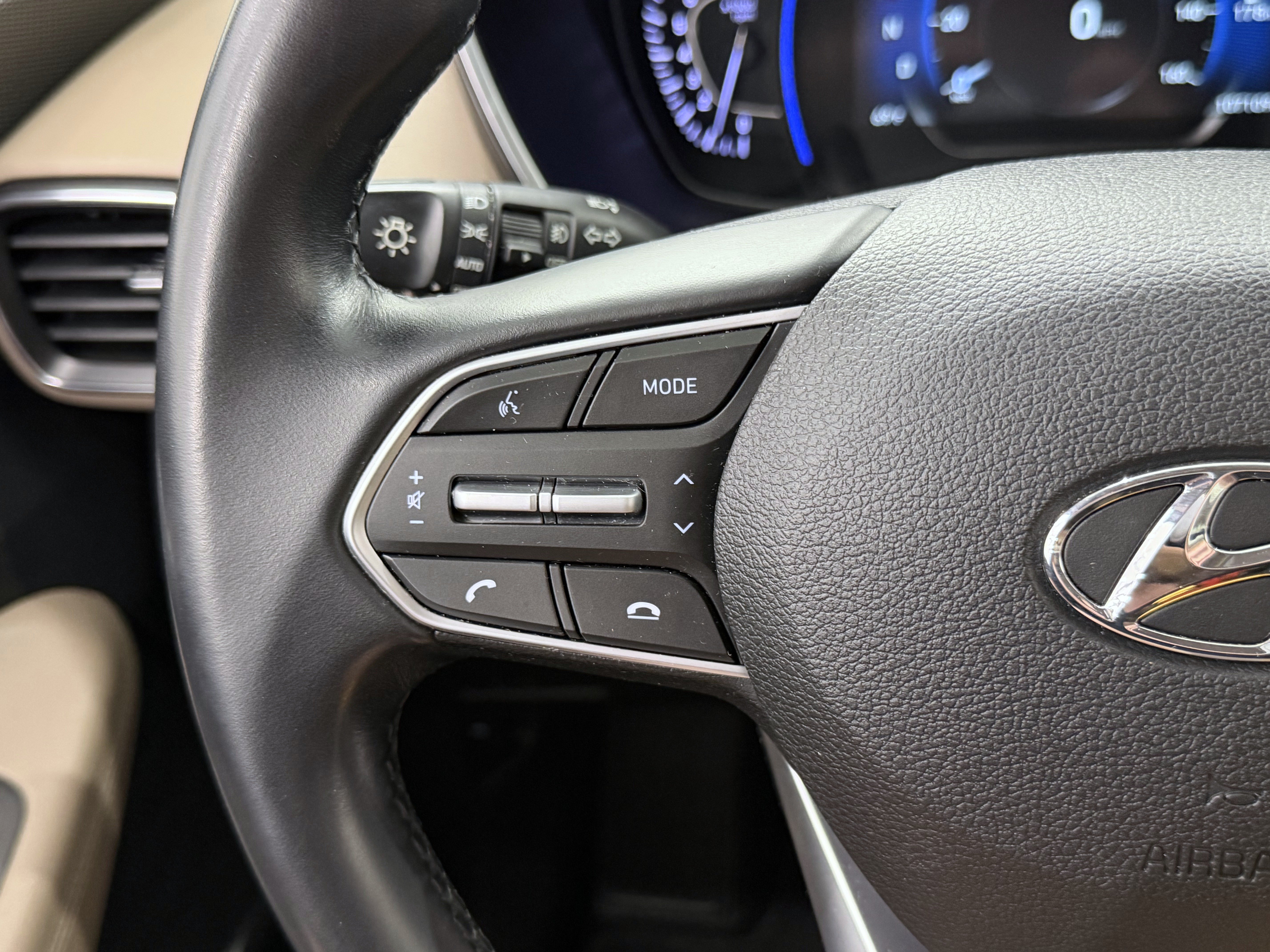 Used 2020 Hyundai Santa Fe SEL w/ Convenience Package AWD/4WD image 38