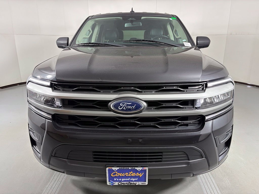 Used 2024 Ford Expedition Max XLT AWD/4WD image 3