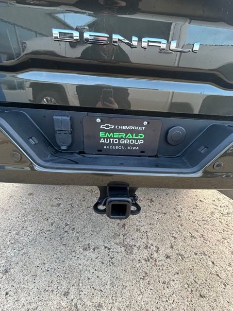 Used 2022 GMC Sierra 3500 Denali image 3