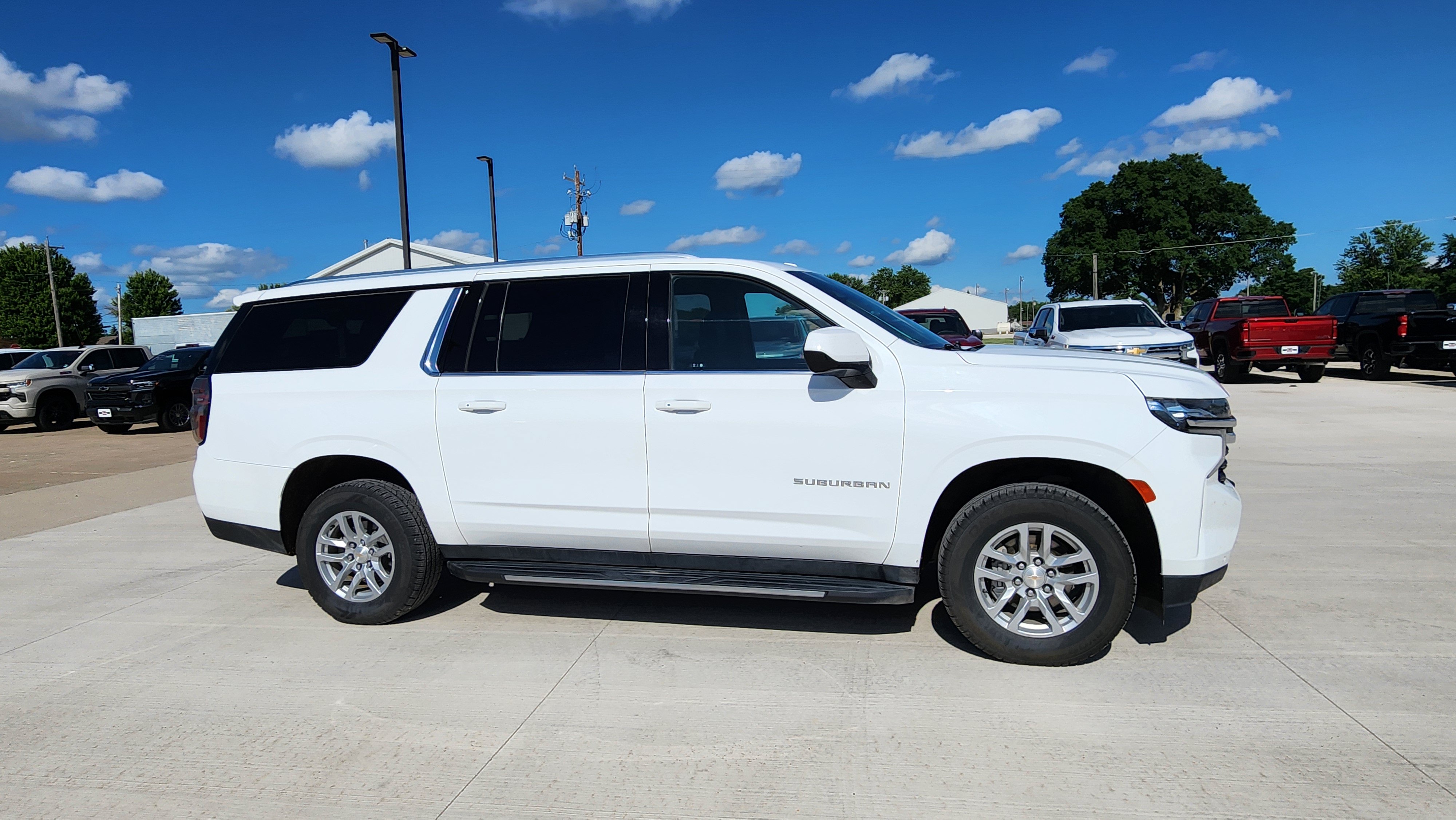 Used 2023 Chevrolet Suburban LS w/ Max Trailering Package AWD/4WD image 4