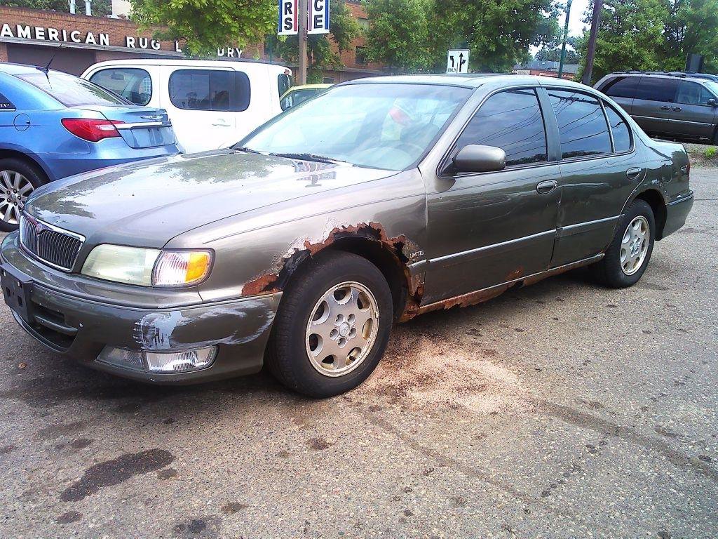 Used 1999 INFINITI I30 FWD image 2