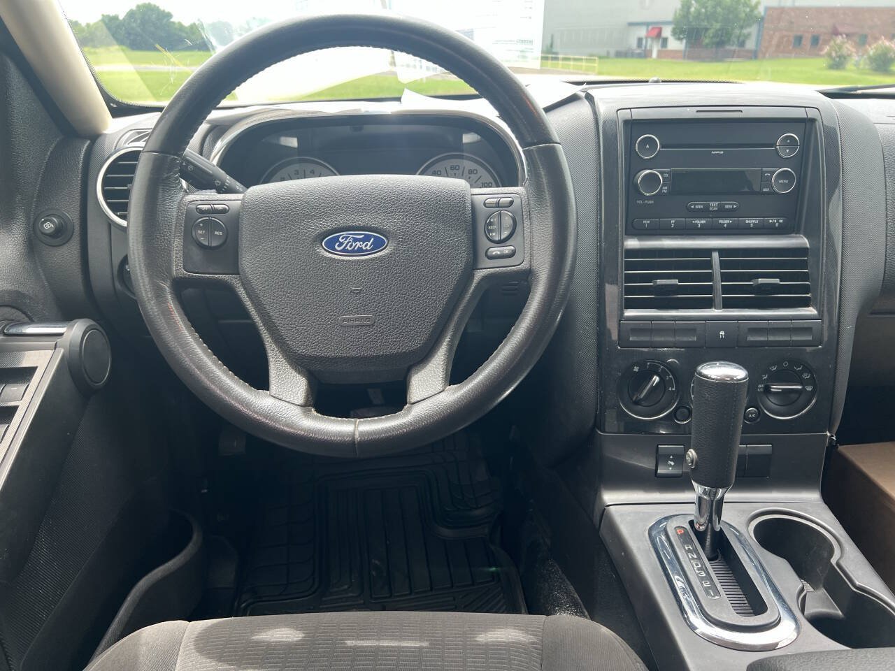 Used 2010 Ford Explorer Sport Trac XLT RWD image 9