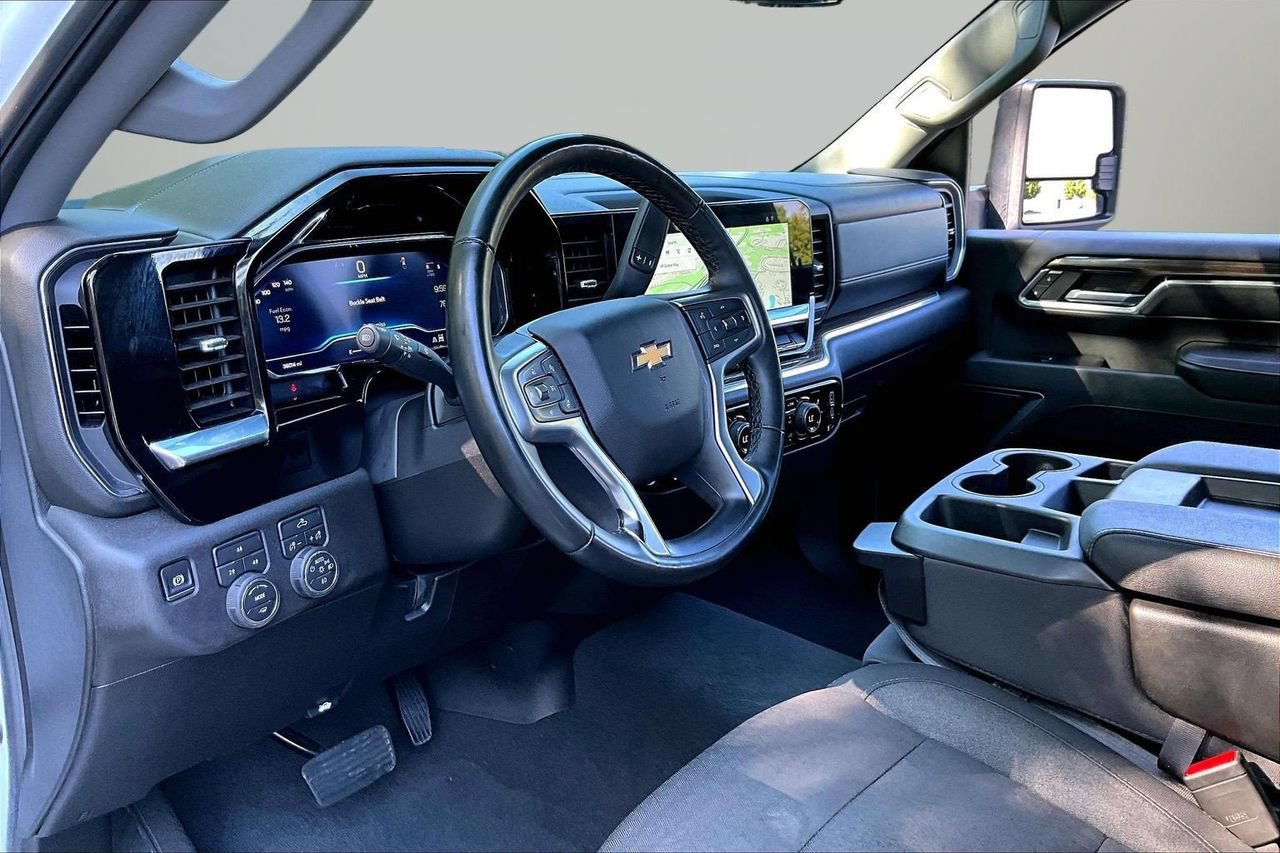 Used 2025 Chevrolet Silverado 2500 LT w/ Convenience Package AWD/4WD image 18