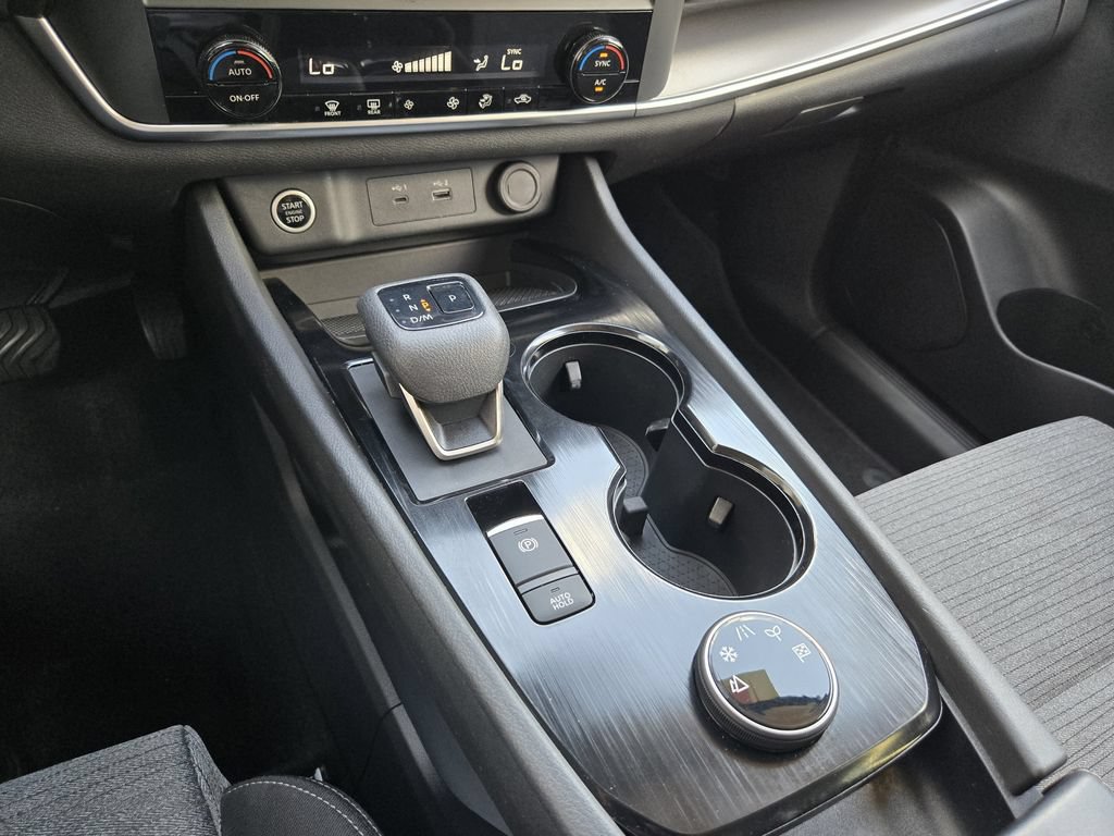 Used 2023 Nissan Rogue SV AWD/4WD image 17