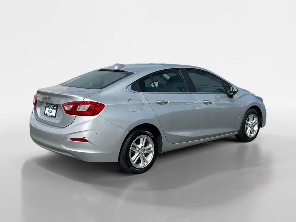 Used 2017 Chevrolet Cruze LT image 5