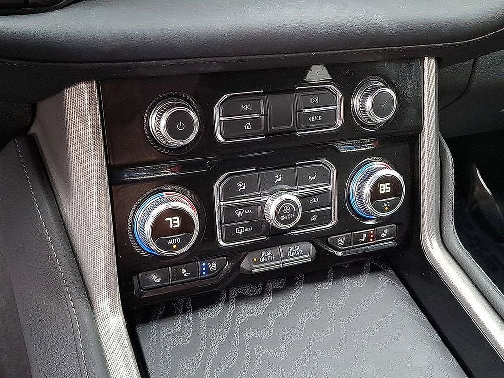 Used 2024 GMC Yukon Denali w/ Advanced Technology Package image 18