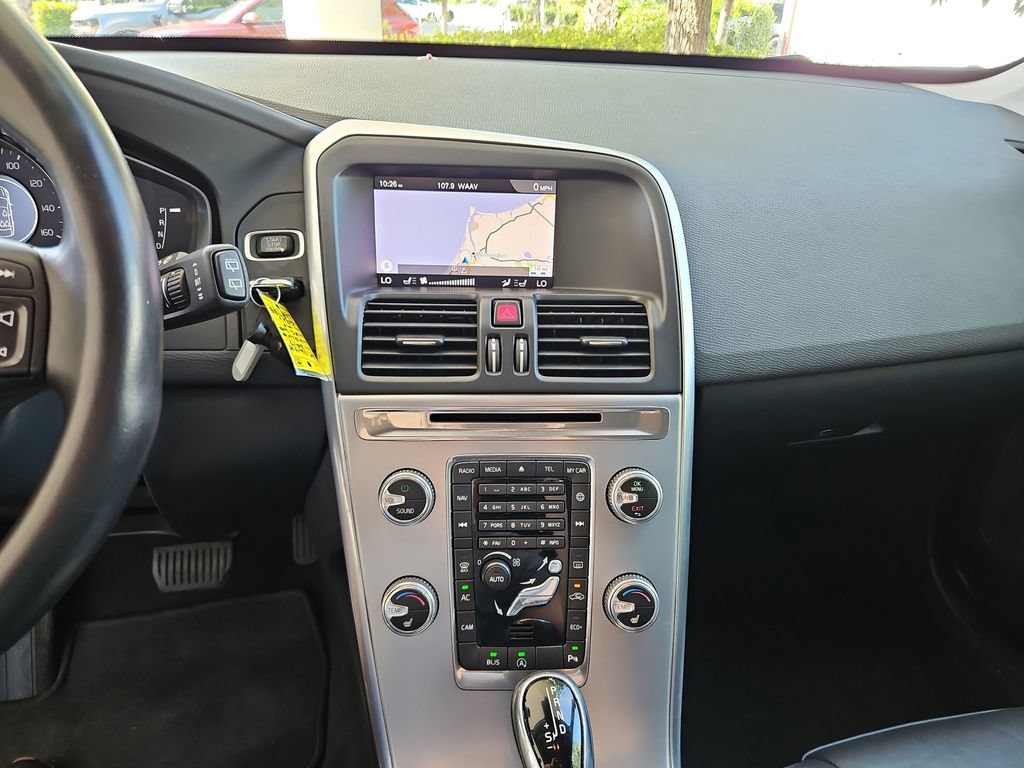 Used 2017 Volvo XC60 T5 Dynamic FWD image 16