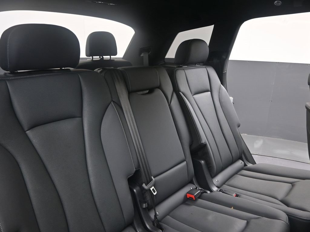 Certified 2025 Audi Q7 2.0T Premium Plus w/ Premium Plus Package image 16