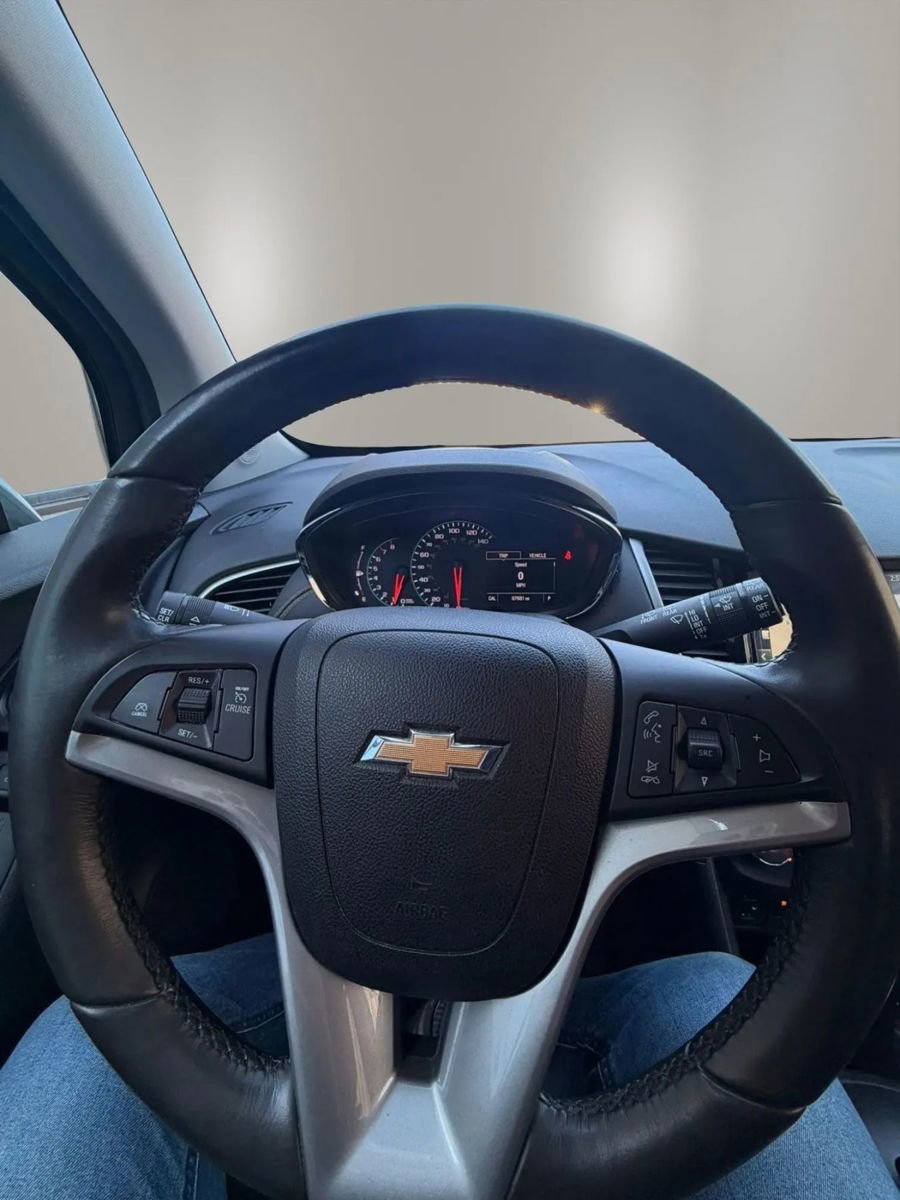 Used 2017 Chevrolet Trax LT w/ LT Convenience Package AWD/4WD image 7