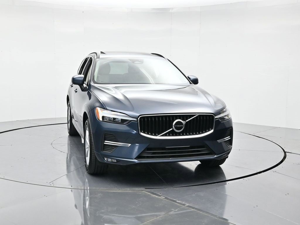 Used 2022 Volvo XC60 B5 Momentum image 5