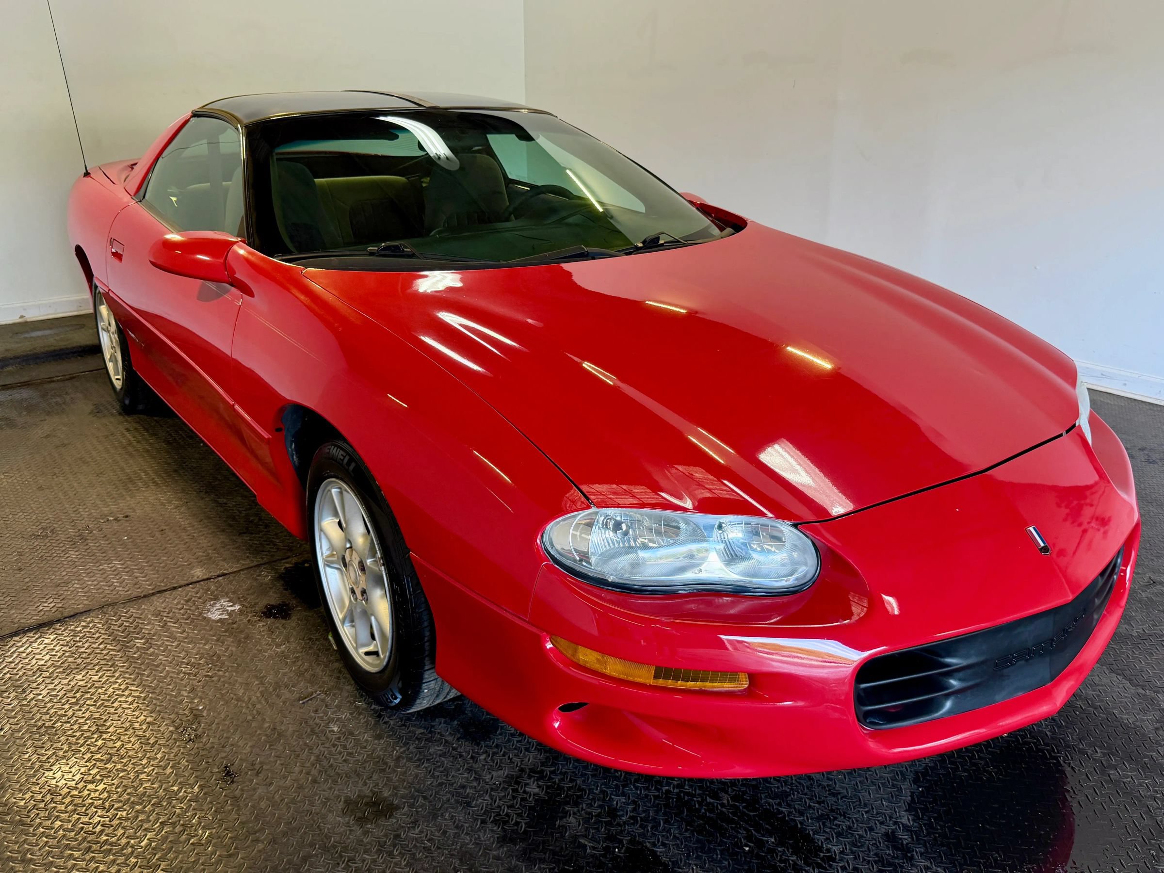 Used 2001 Chevrolet Camaro LT w/ Preferred Equipment Group 1 RWD image 4