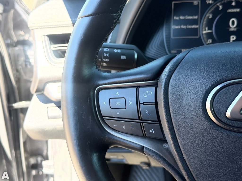 Used 2020 Lexus UX 200 w/ Premium Package FWD image 21