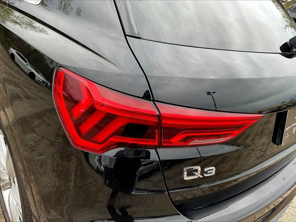Used 2021 Audi Q3 2.0T Premium w/ Convenience Package AWD/4WD image 23