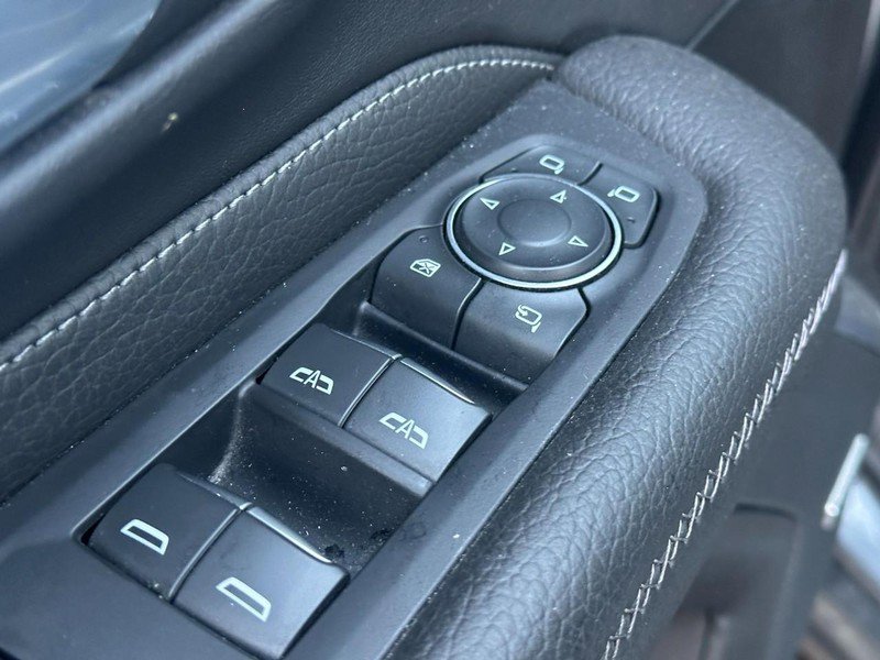 Used 2022 GMC Yukon Denali w/ Denali Premium Package image 23