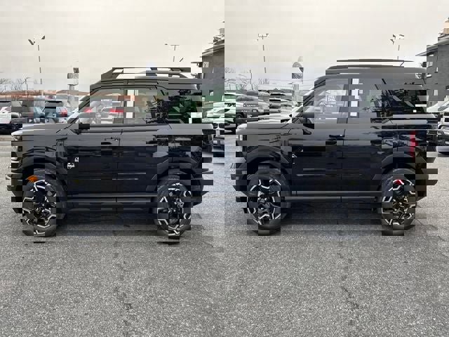 New 2025 Ford Bronco Sport Outer Banks image 2