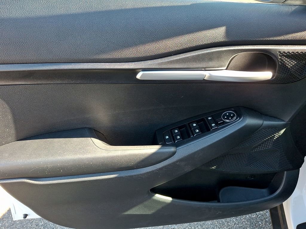 Used 2023 Kia Seltos LX image 13