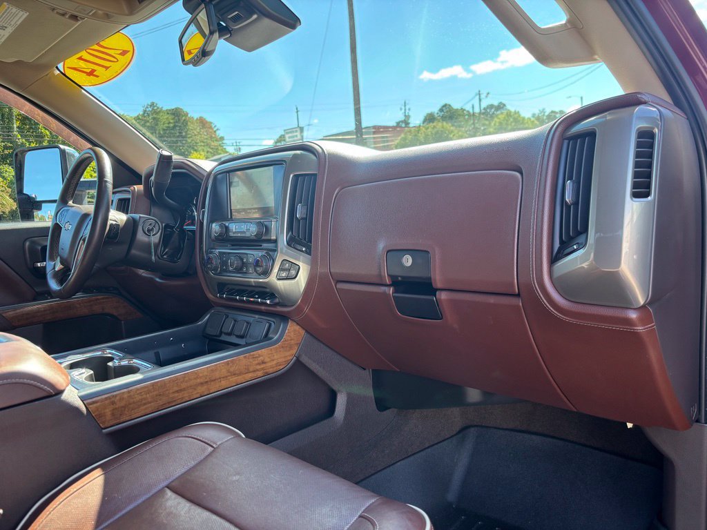 Used 2014 Chevrolet Silverado 1500 High Country w/ High Country Premium Package AWD/4WD image 26