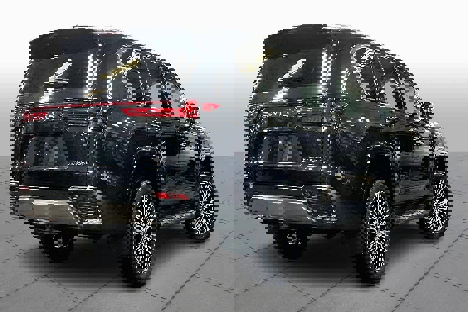 Used 2025 Lexus LX 600 4WD w/ Luxury Package image 12