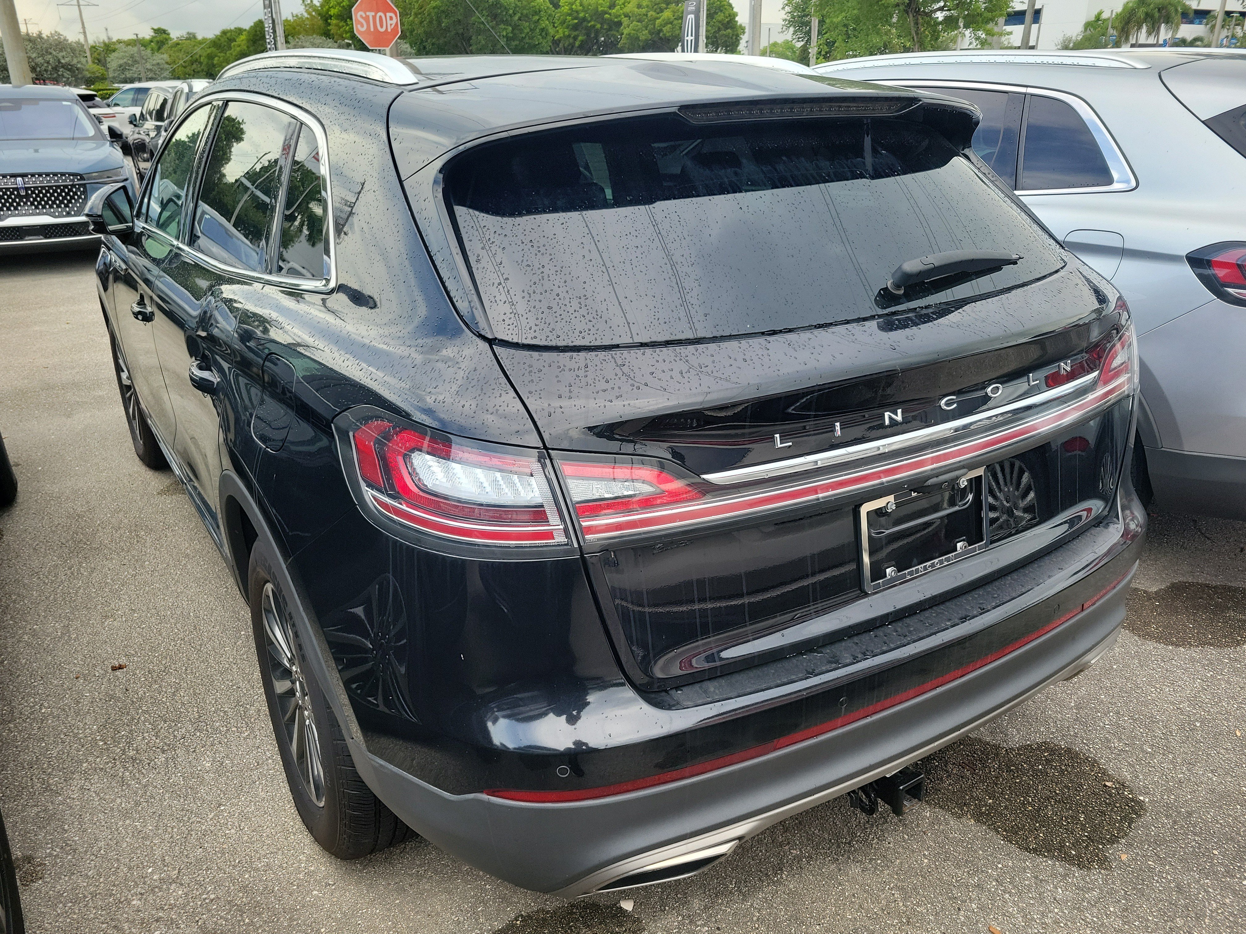 Certified 2023 Lincoln Nautilus AWD w/ Premium Package image 3