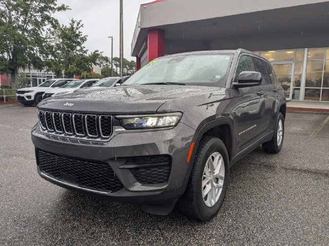 Used 2025 Jeep Grand Cherokee Laredo X RWD image 8