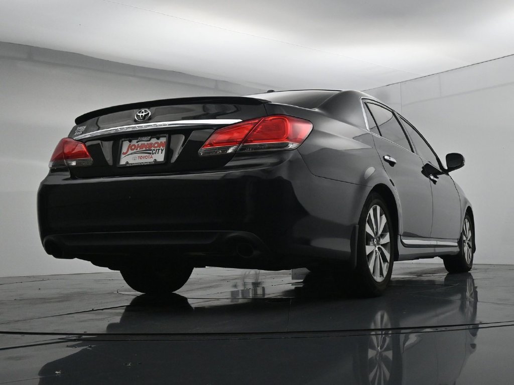 Used 2011 Toyota Avalon Limited FWD image 32