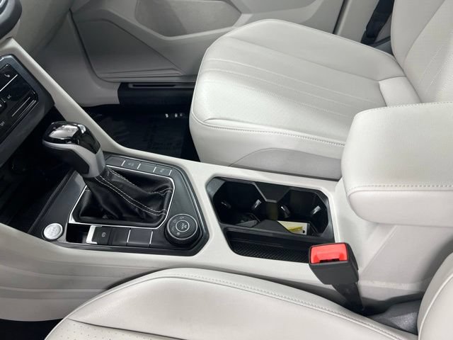 Used 2024 Volkswagen Tiguan SE R-Line AWD/4WD image 15