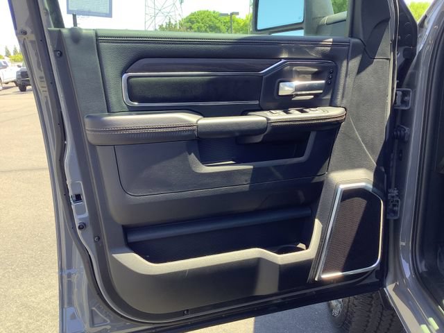 New 2026 RAM 2500 Laramie w/ Night Edition AWD/4WD image 9