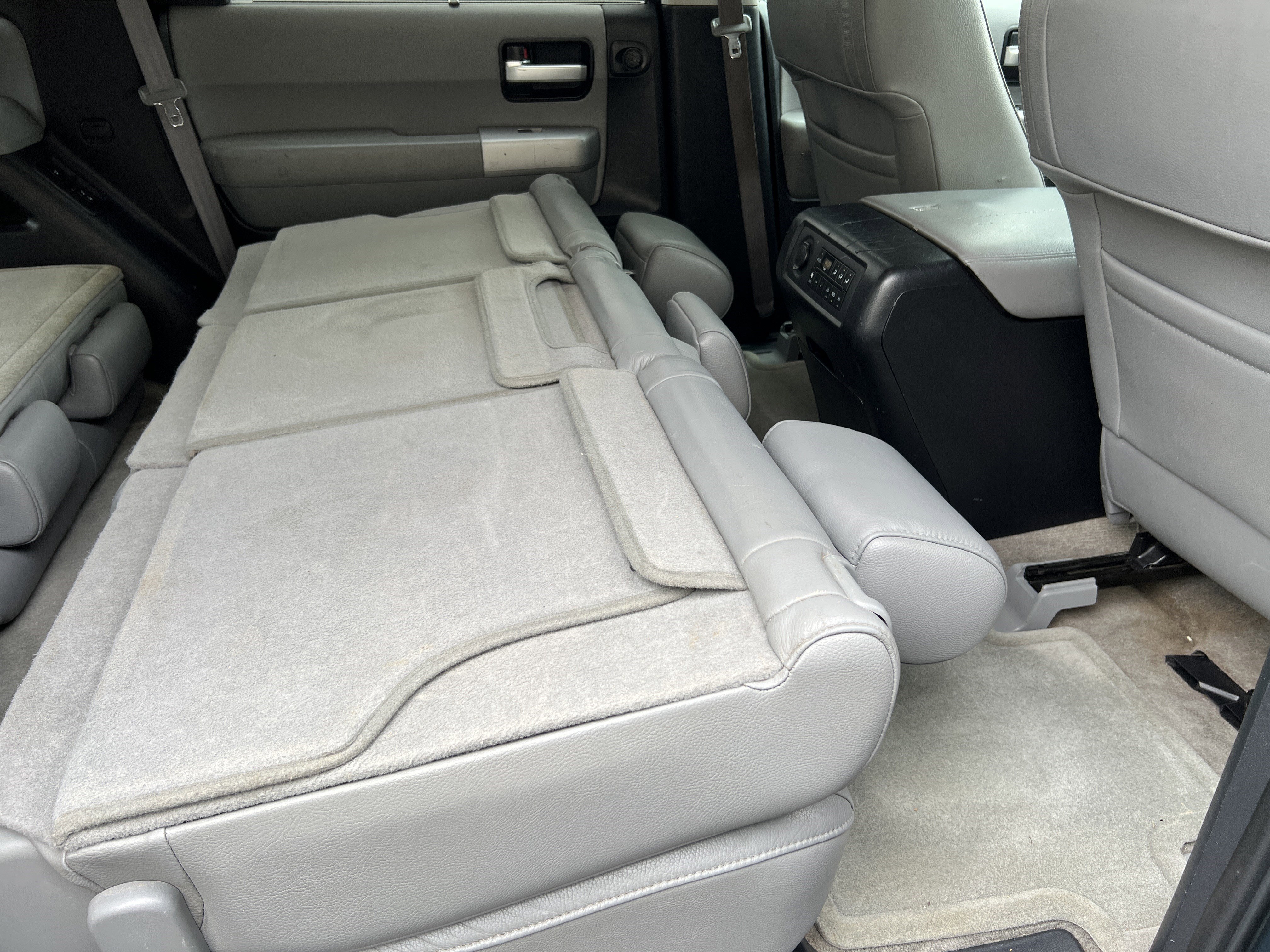 Used 2008 Toyota Sequoia Limited AWD/4WD image 23