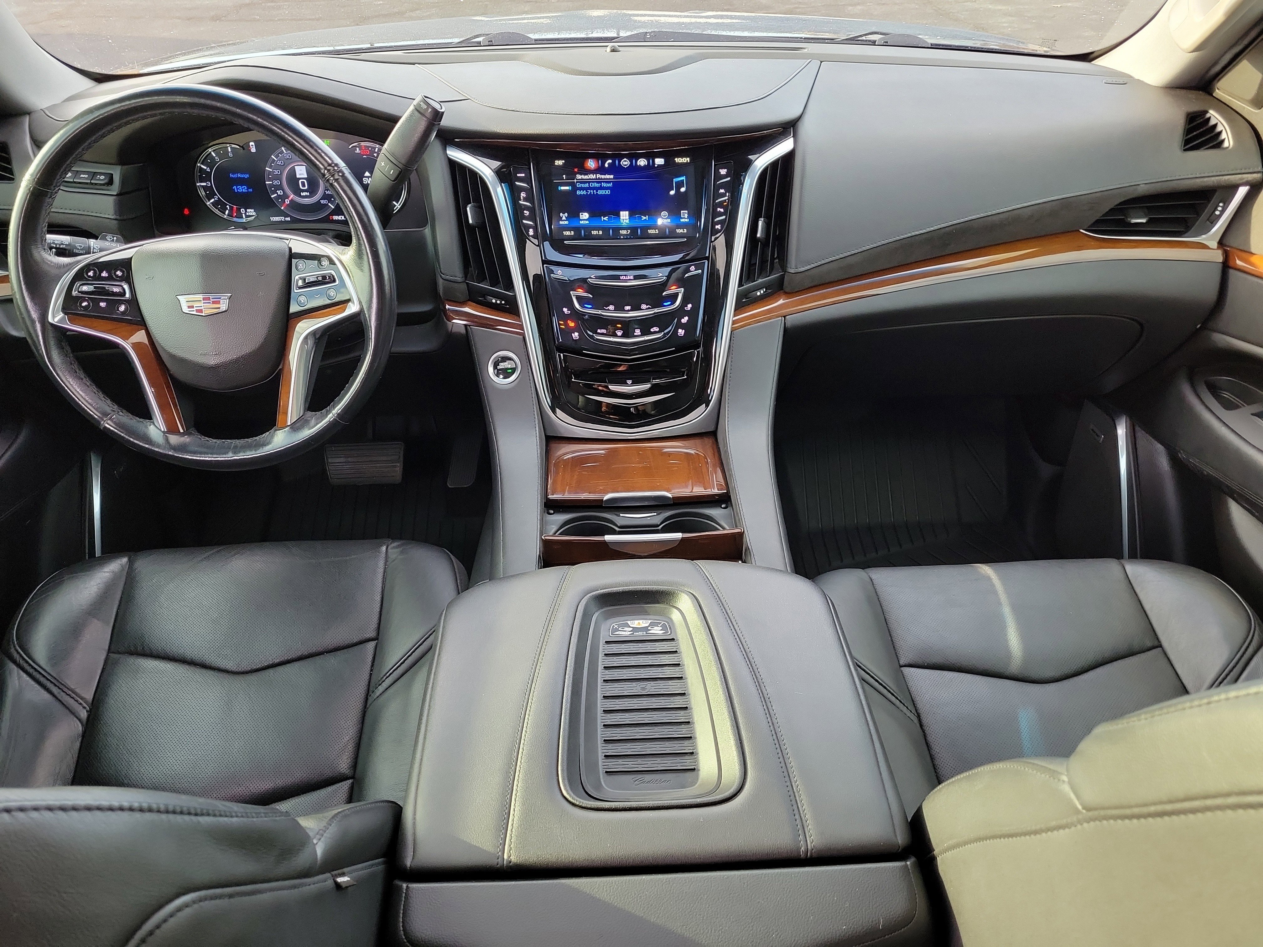Used 2019 Cadillac Escalade ESV Luxury image 16