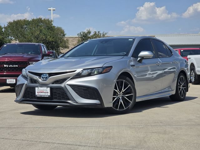 Used 2021 Toyota Camry SE w/ Audio Upgrade Package FWD image 1