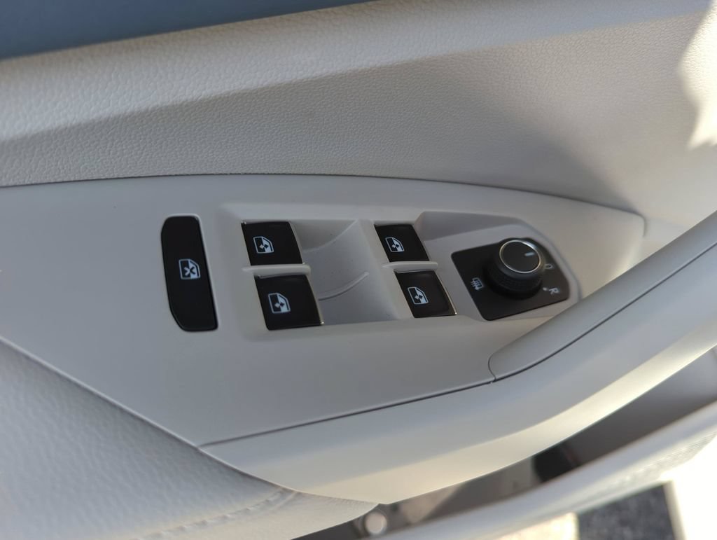 New 2026 Volkswagen Jetta SE FWD image 26