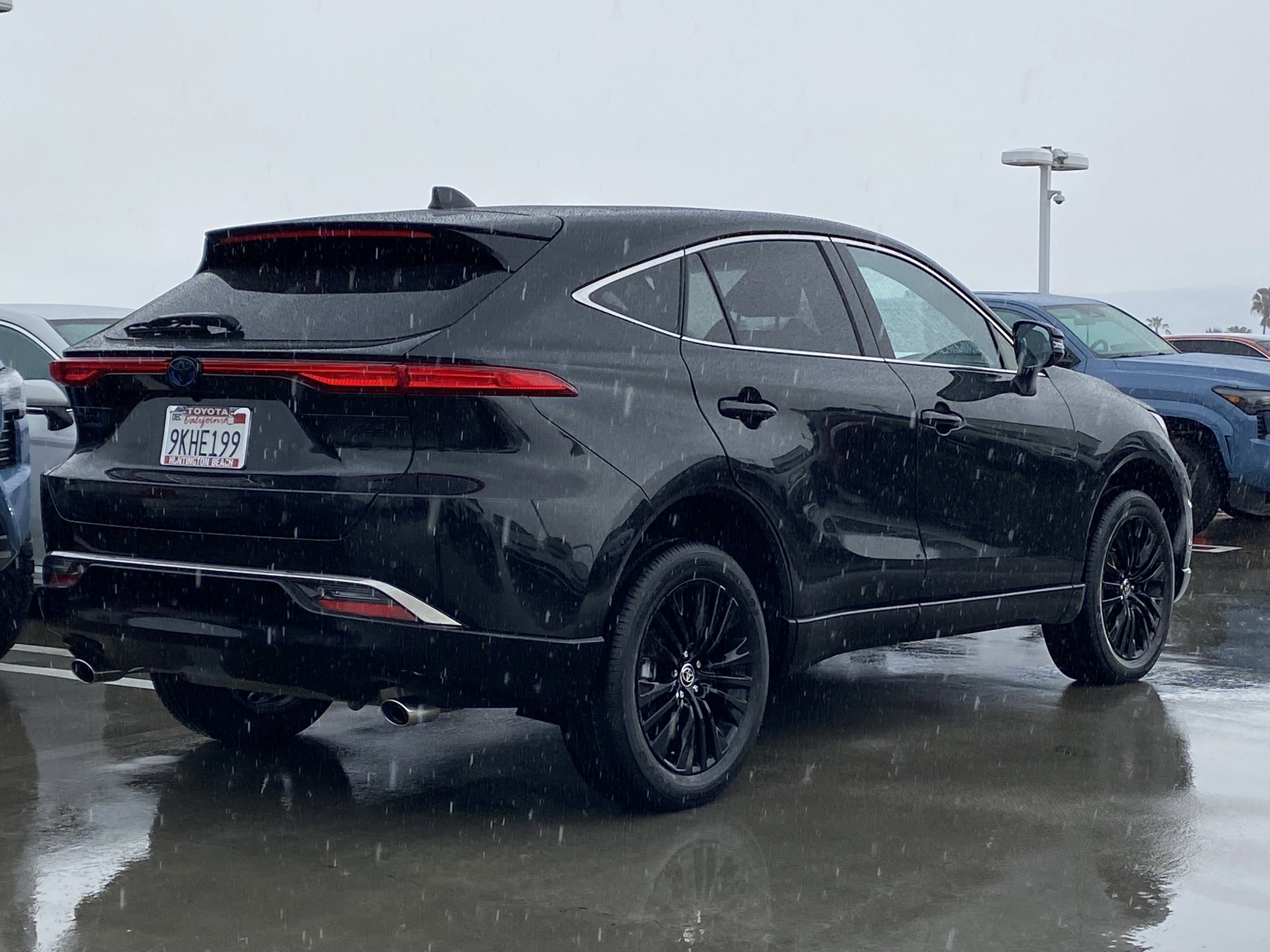 Certified 2024 Toyota Venza Nightshade image 3