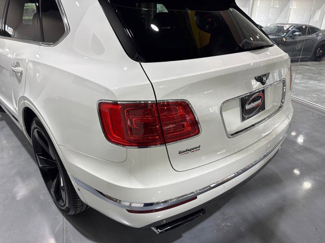 Used 2018 Bentley Bentayga image 40