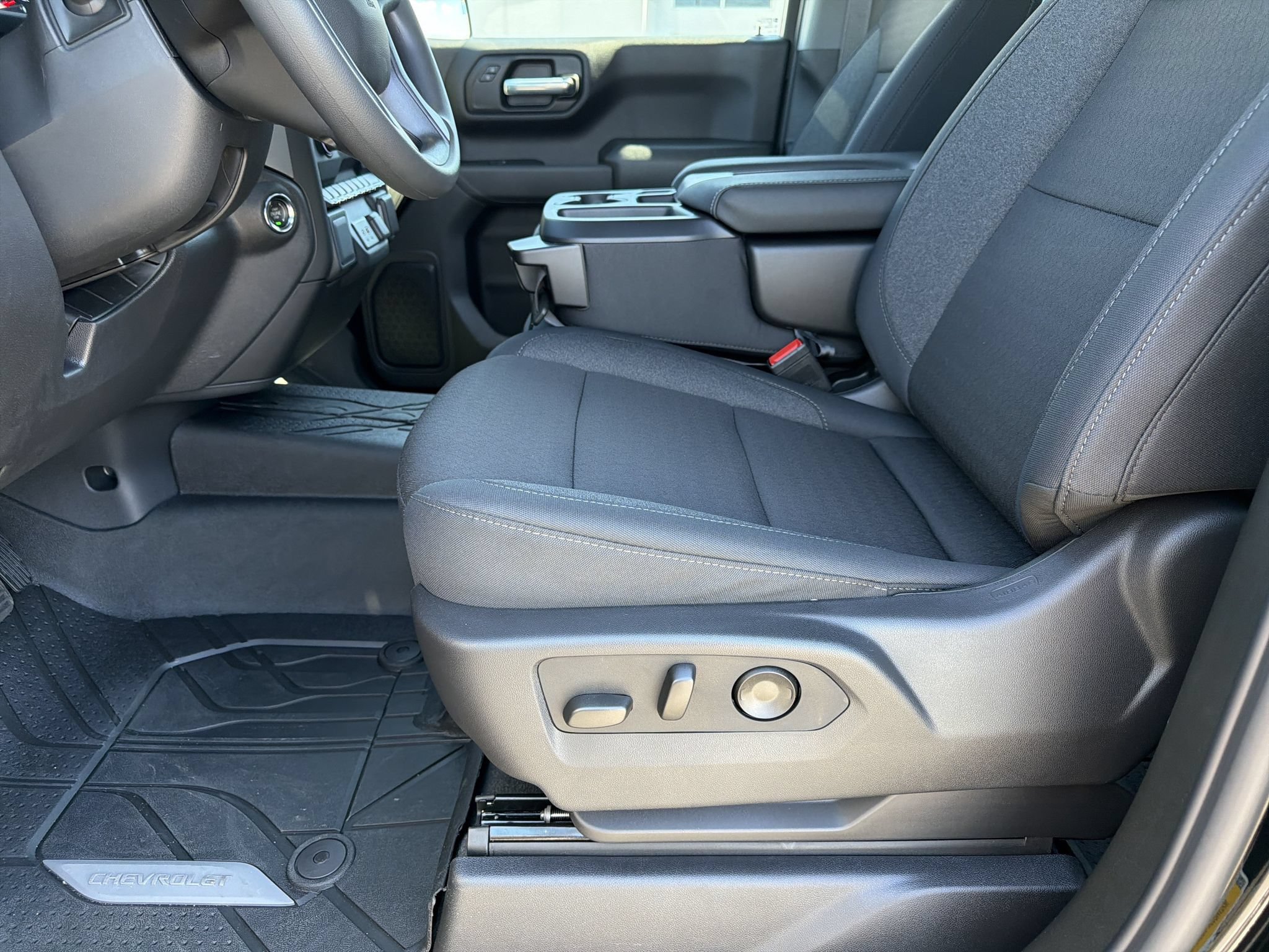 New 2026 Chevrolet Silverado 1500 Custom RWD image 16